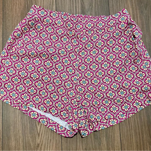 Old Navy Playa womens shorts- pattern - Picture 1 of 3